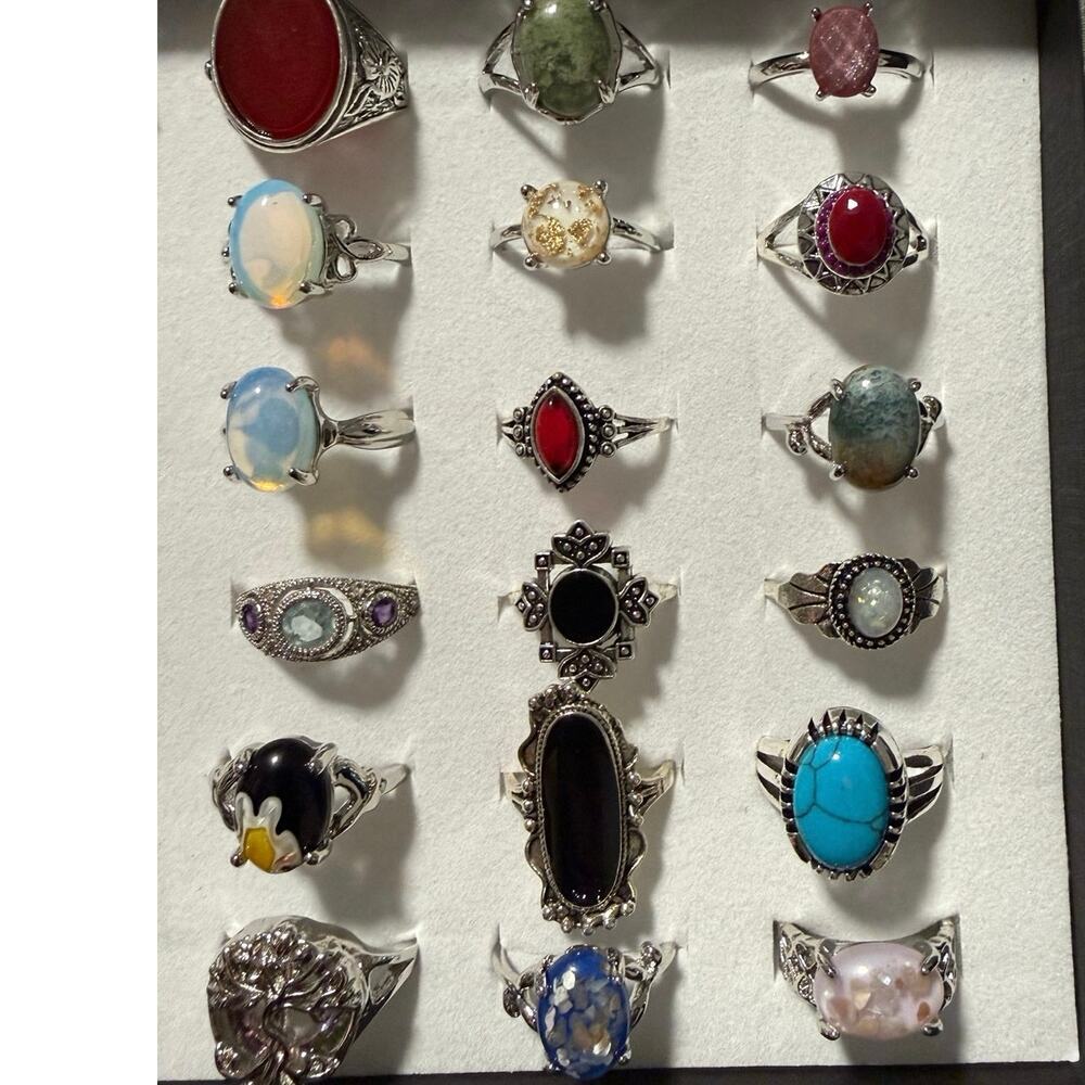 Bundle Silver Tone Costume Rings - Picture 4 of 4